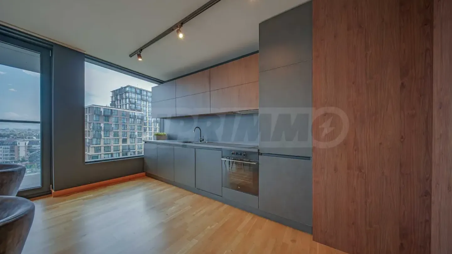 Spacious Fully Furnished Apartment with Stunning City & Mountain Views - Image 2