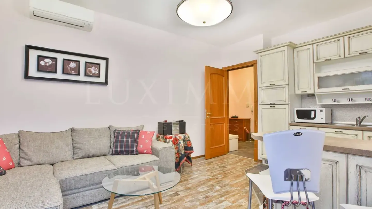 Stylish One-Bedroom Apartment in Briz District, Varna – Fully Furnished - Image 3