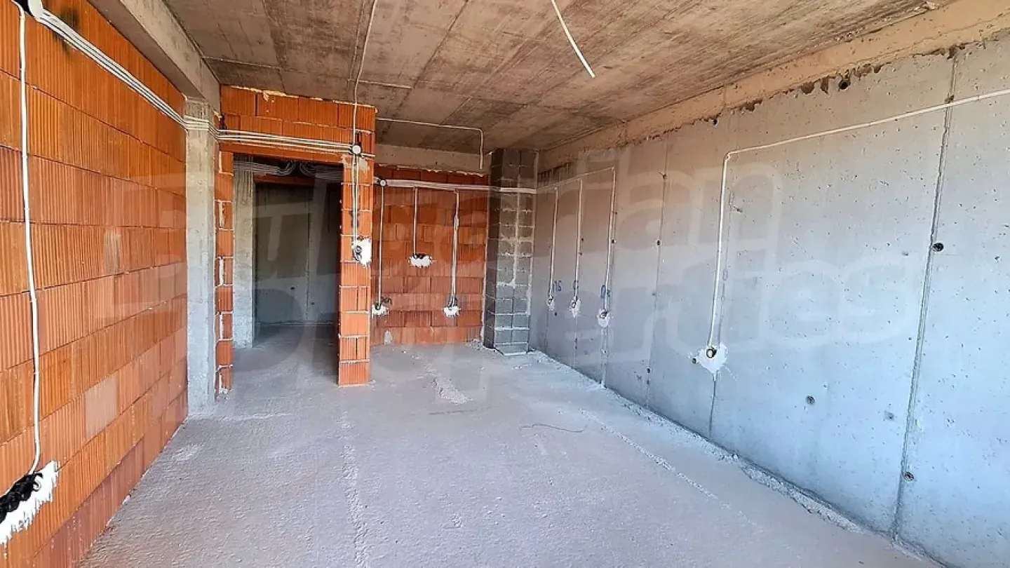 Spacious 1-Bedroom Apartment in Plovdiv - Modern & Convenient Living - Image 3