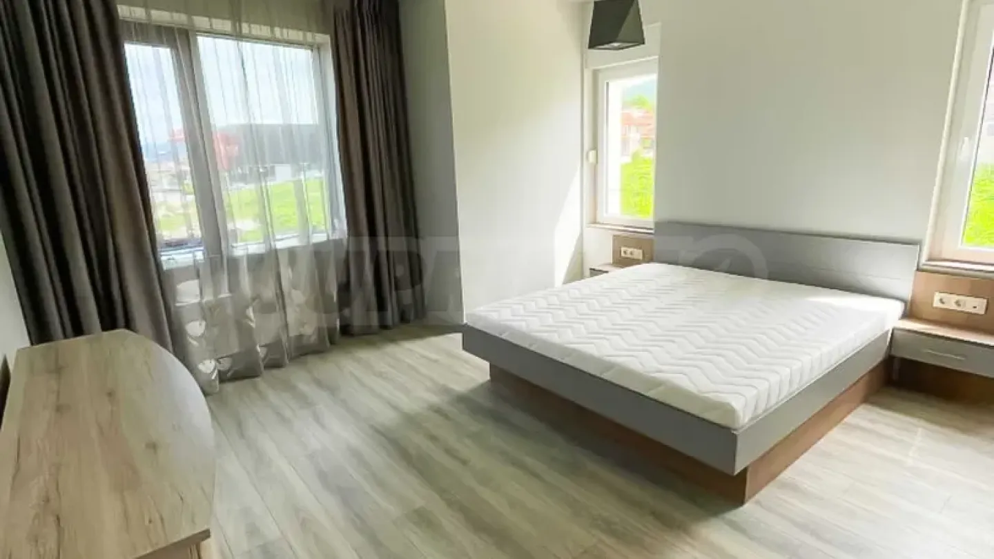 Spacious 4-Bedroom Apartment with Mountain View & Parking in Sofia - Image 1