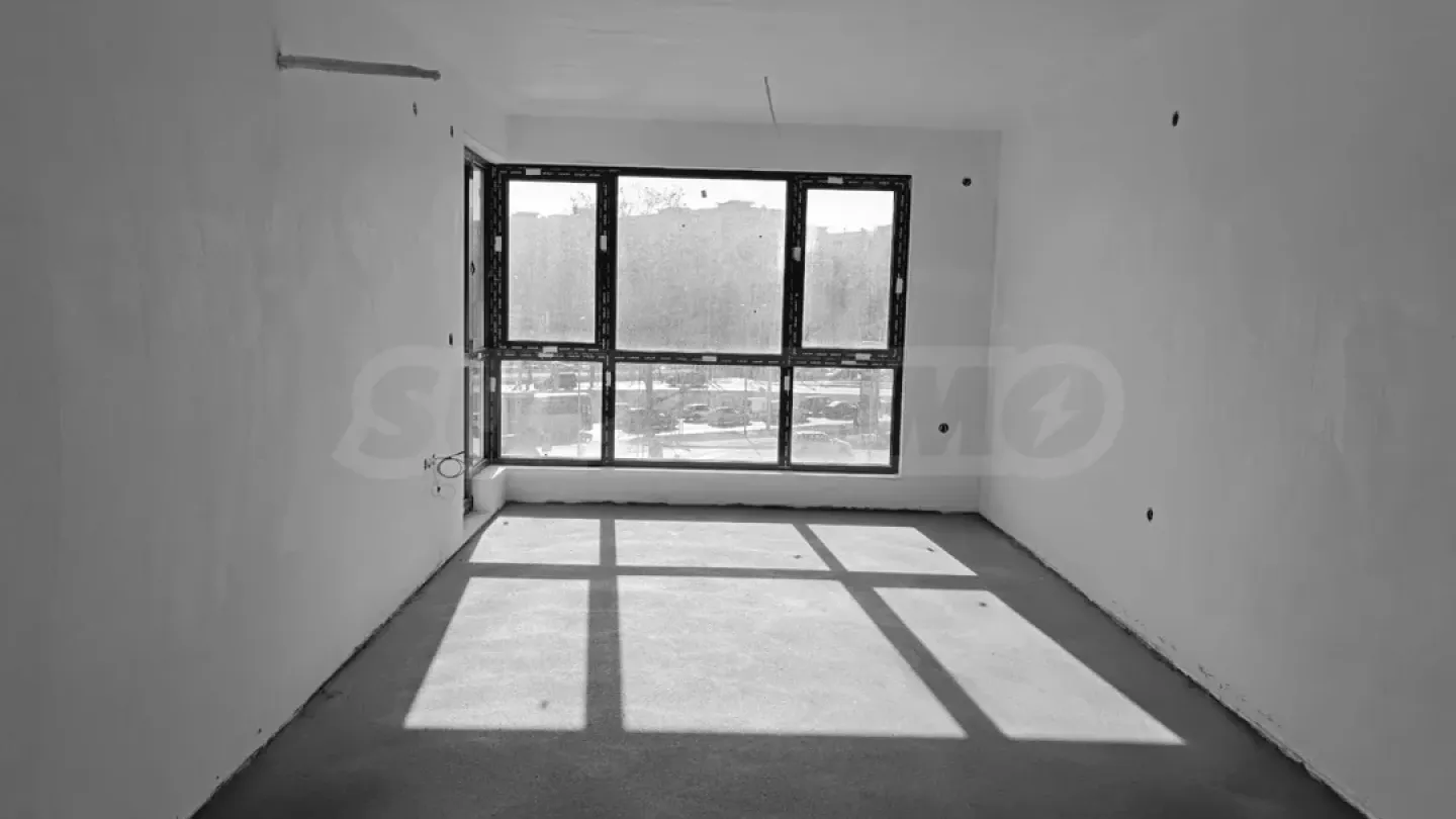 Spacious 2-Bedroom Apartment in New "Kamenitsa 2" Complex - Image 1