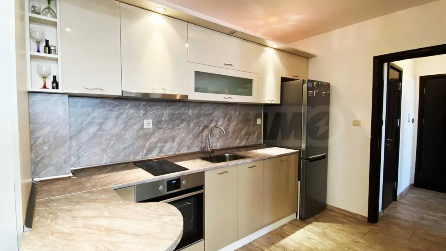 Spacious Fully Furnished 3-Bedroom Apartment in Central Plovdiv - Image 2