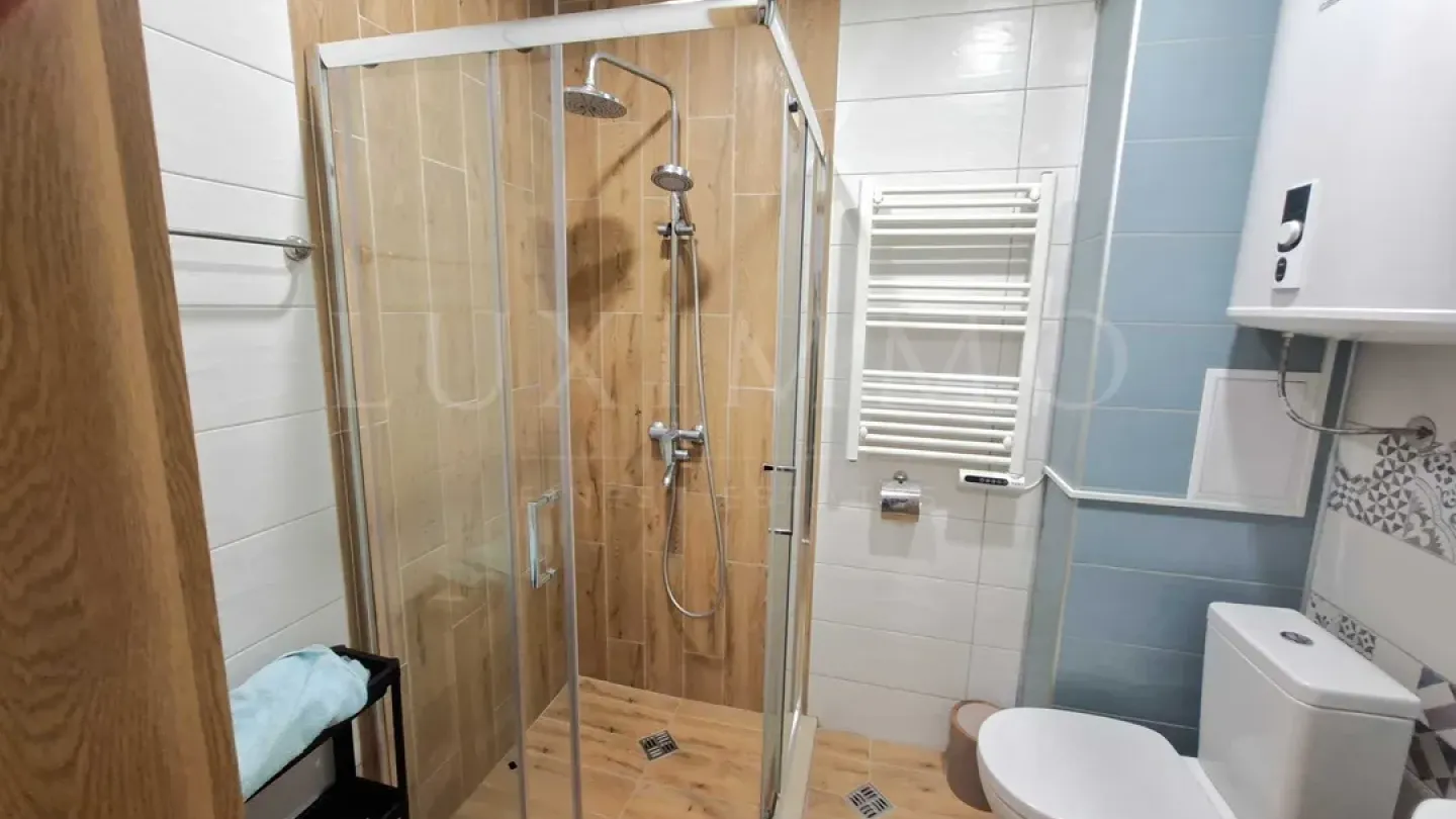 Stylish One-Bedroom Apartment in Varna's Levski District - Image 2