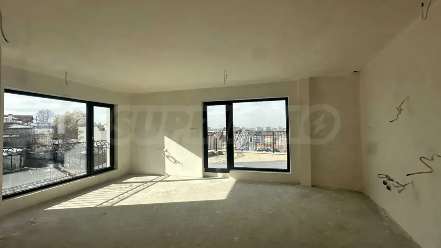Spacious 3-Bedroom Apartment in Plovdiv Center - Image 1