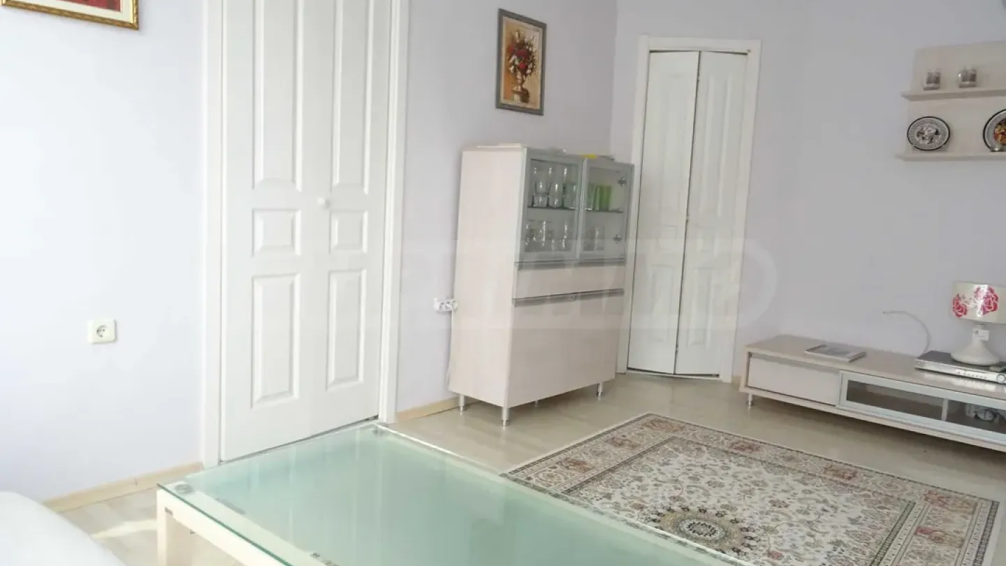 Spacious 3-Bedroom Apartment Near Varna University & City Center - Image 5