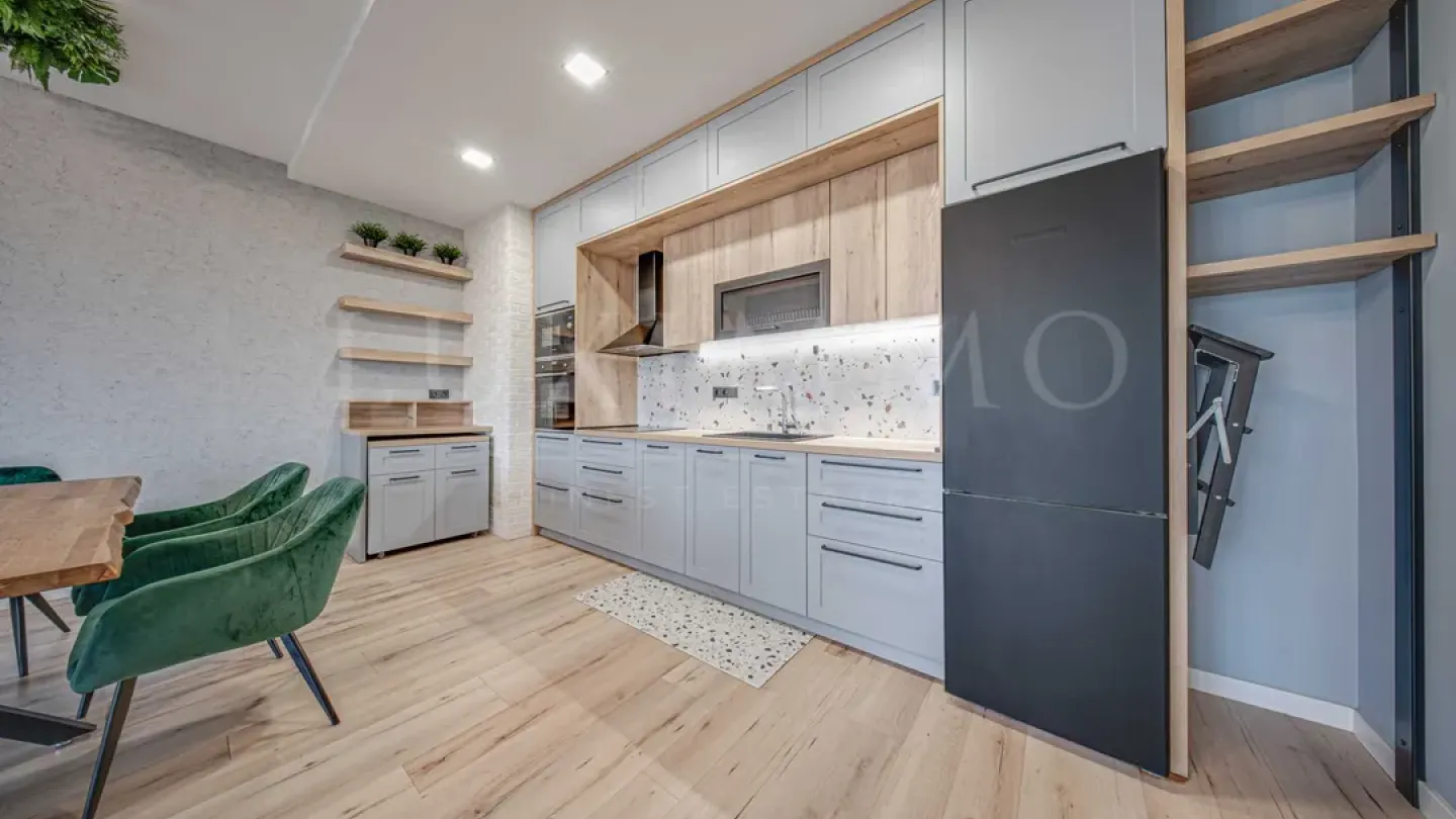 Spacious Apartment with Mountain Views, Designer Furnishings in Sofia - Image 2