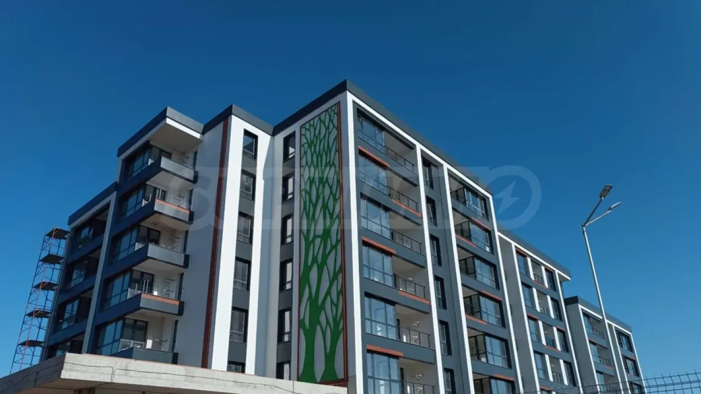 Spacious 2-Bedroom Apartment in New Plovdiv Complex - Image 5