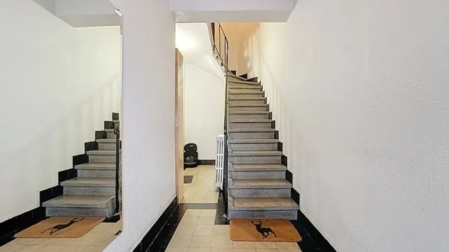 Stylish Brussels Apartment Near Place d’Arezzo – 2 Bedrooms - Image 1