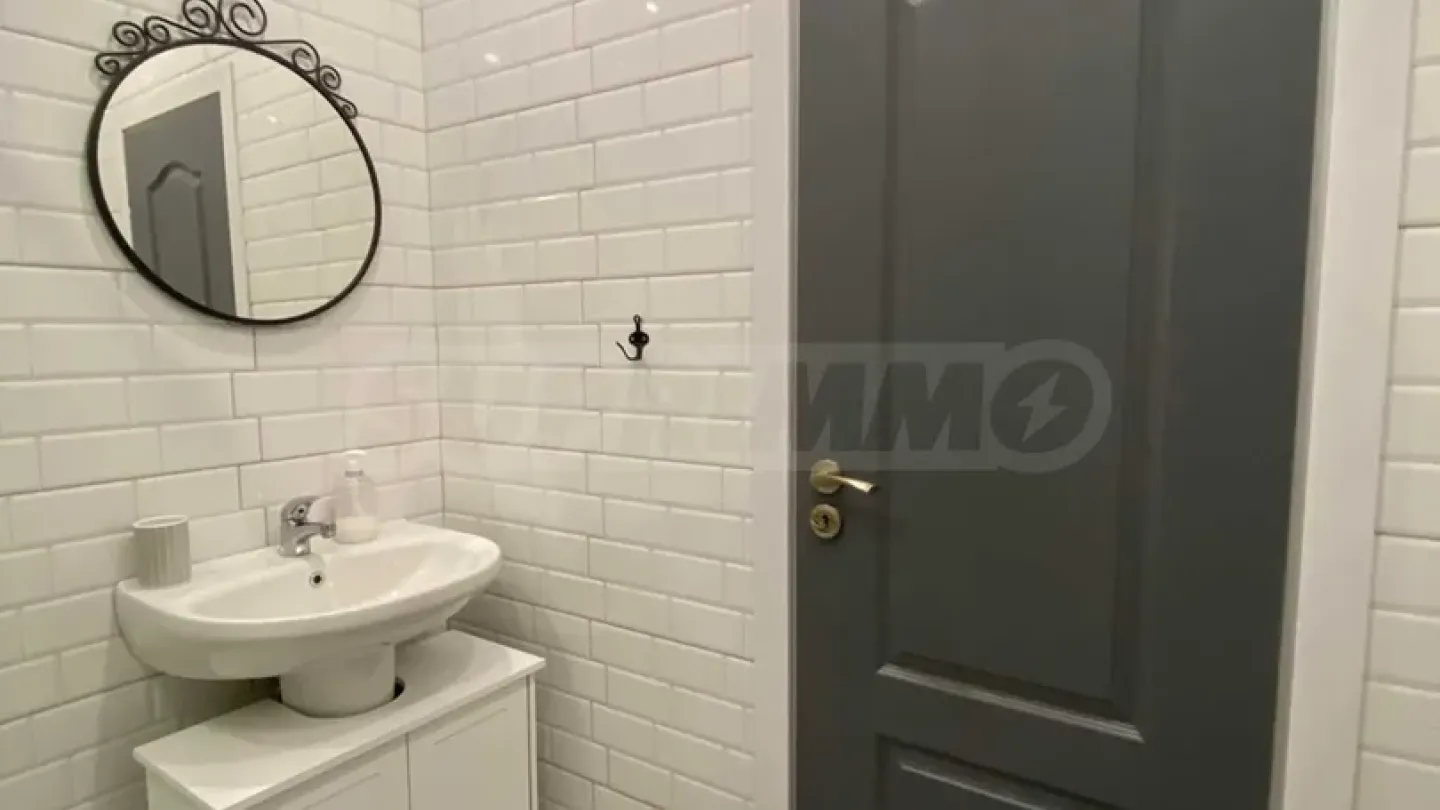 Spacious, Fully Furnished Apartment with Sea Views in Varna - Image 5