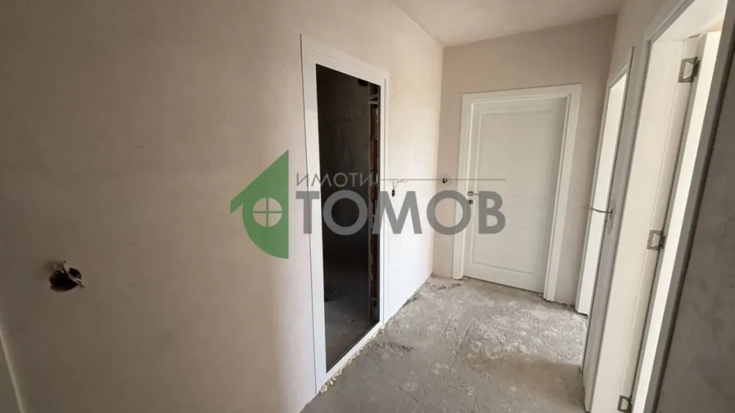 Spacious 3-Bedroom Apartment Near Park in Stara Zagora - Image 1