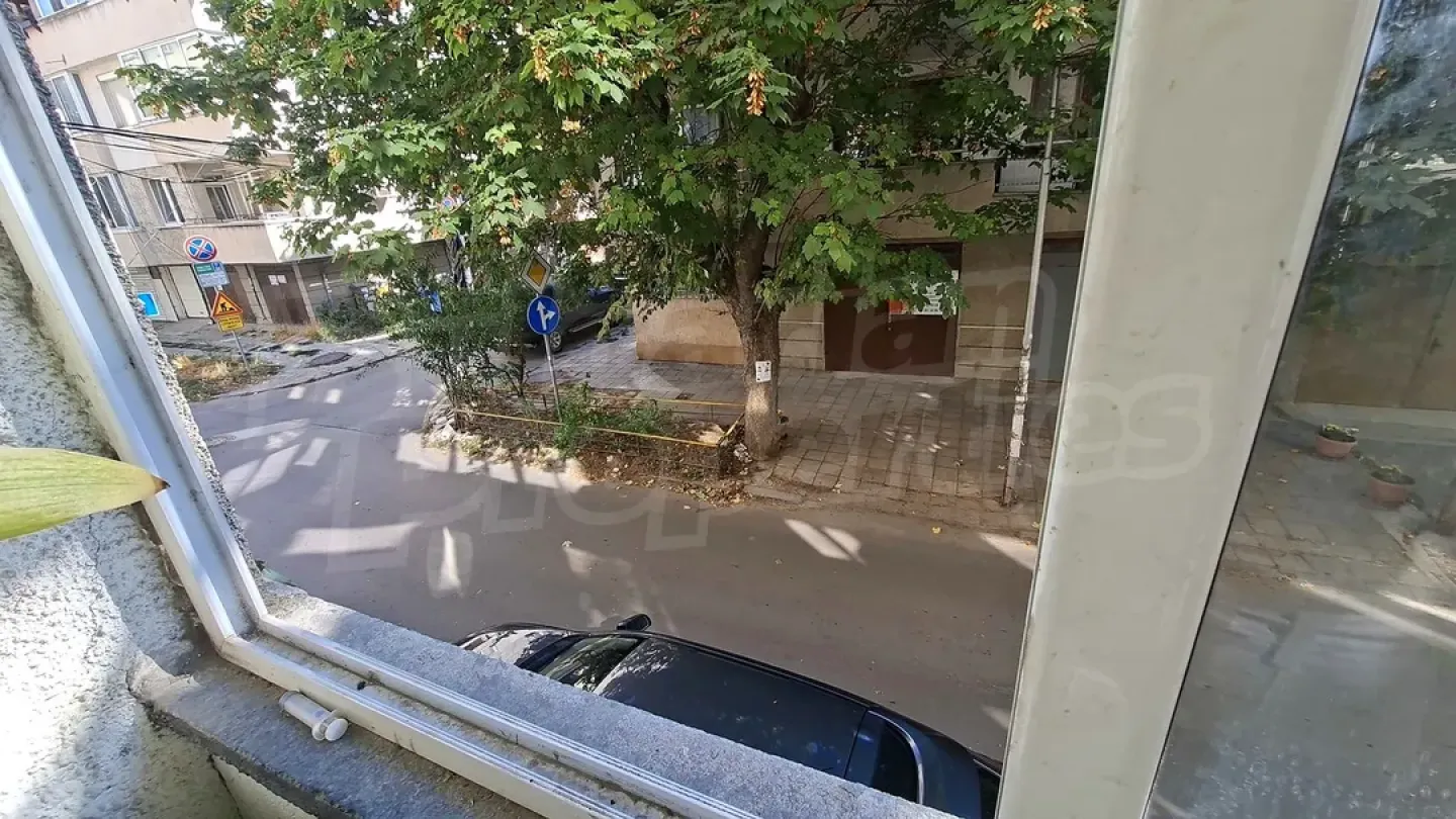 Spacious, Fully Furnished 2-Bedroom Apartment in Macdrive, Varna - Image 3