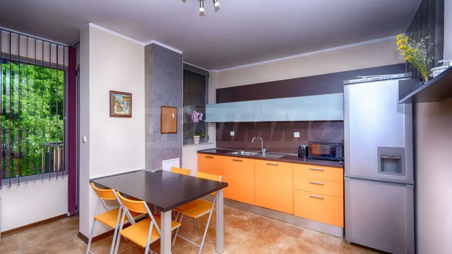 Spacious 3-Bedroom Apartment with River Views in Plovdiv - Image 1
