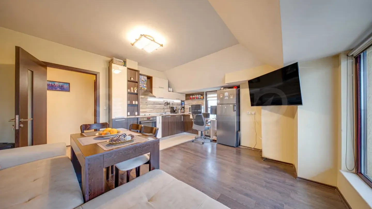 Spacious, Fully Furnished Apartment in Sofia's Rehutha District - Image 4