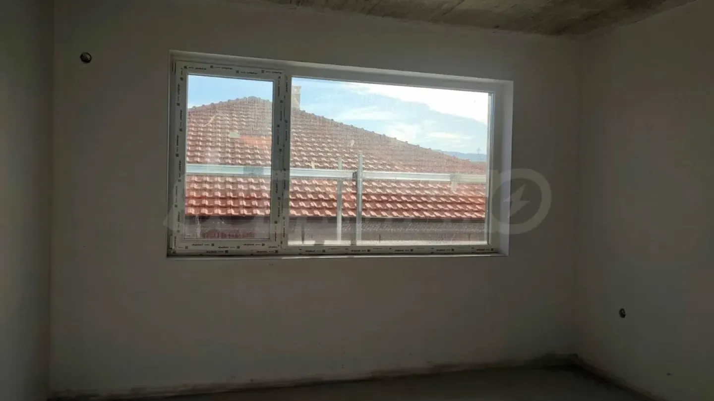 Spacious 3-Bedroom Apartment in "Belomorski", Plovdiv - Image 4