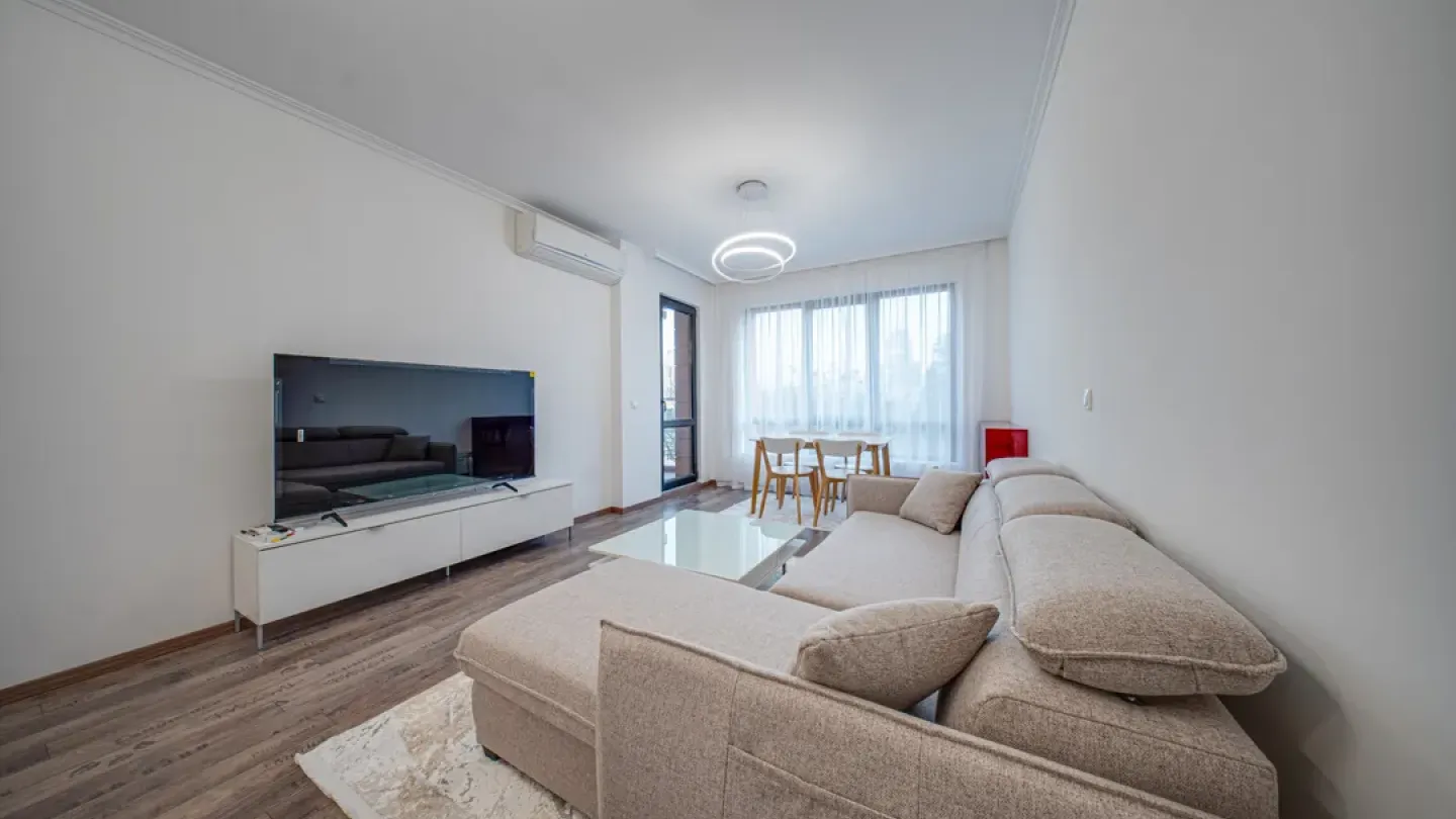 Luxury Fully Furnished 1-Bedroom Apartment in Sofia's Prestigious ESTE Home - Image 1