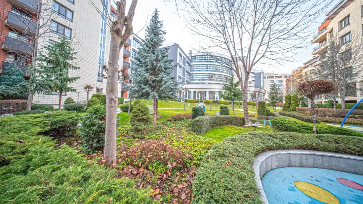 Luxury Fully Furnished 1-Bedroom Apartment in Sofia's Prestigious ESTE Home - Image 3