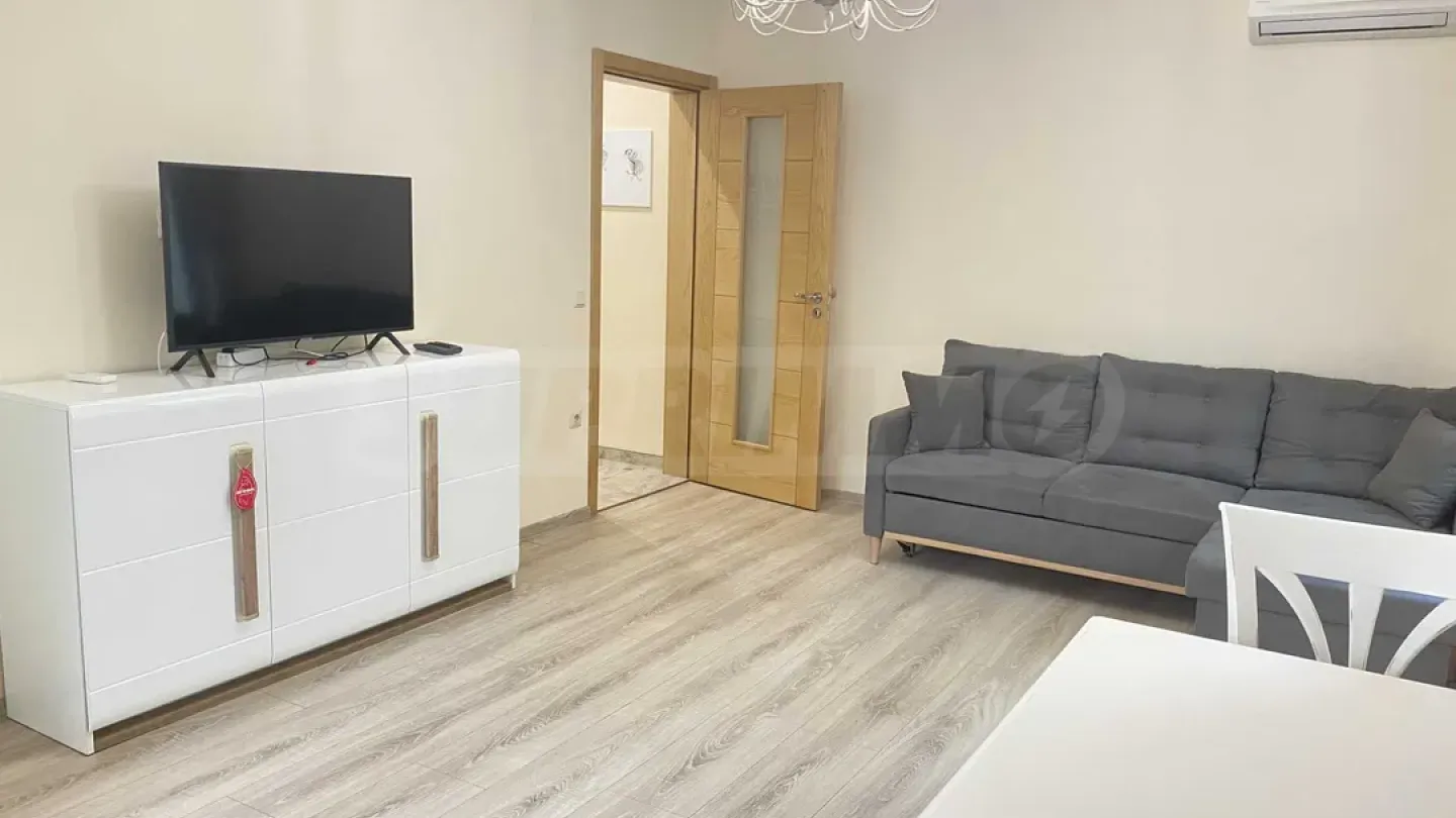 Stylish 2-Bedroom Apartment in Varna City Center - Image 5