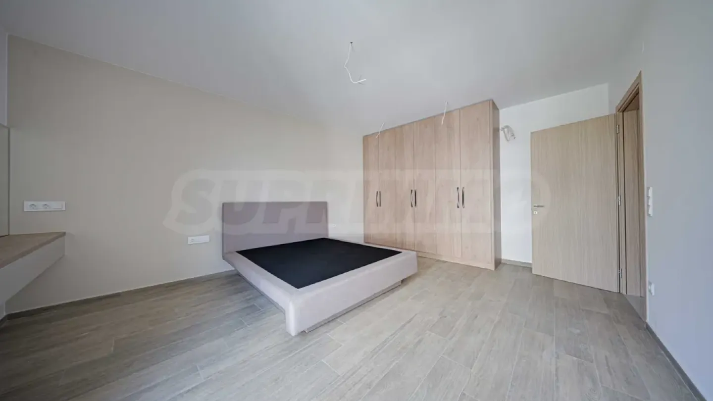 Spacious Four-Bedroom Apartment in Sofia's Desirable Oborishte District - Image 2