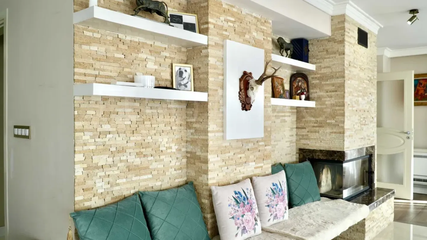 Luxury Plovdiv Penthouse: Panoramic Views & Amenities - Image 5