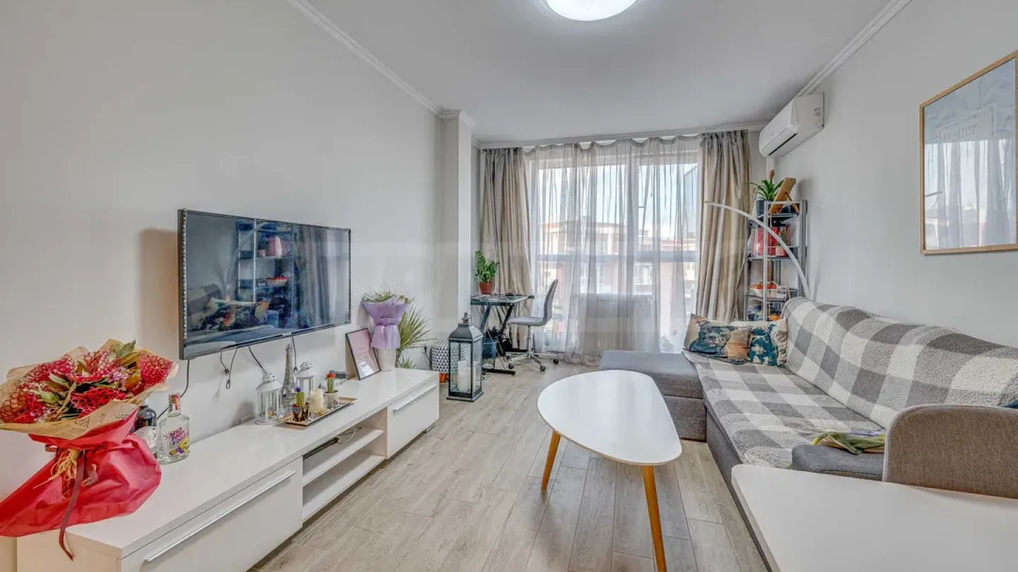 Spacious, Fully Furnished Apartment in Sofia's Polygon District - Image 1