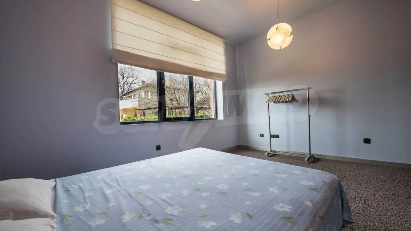 Modern Seafront Villa with Stunning Panoramic Views - Image 2