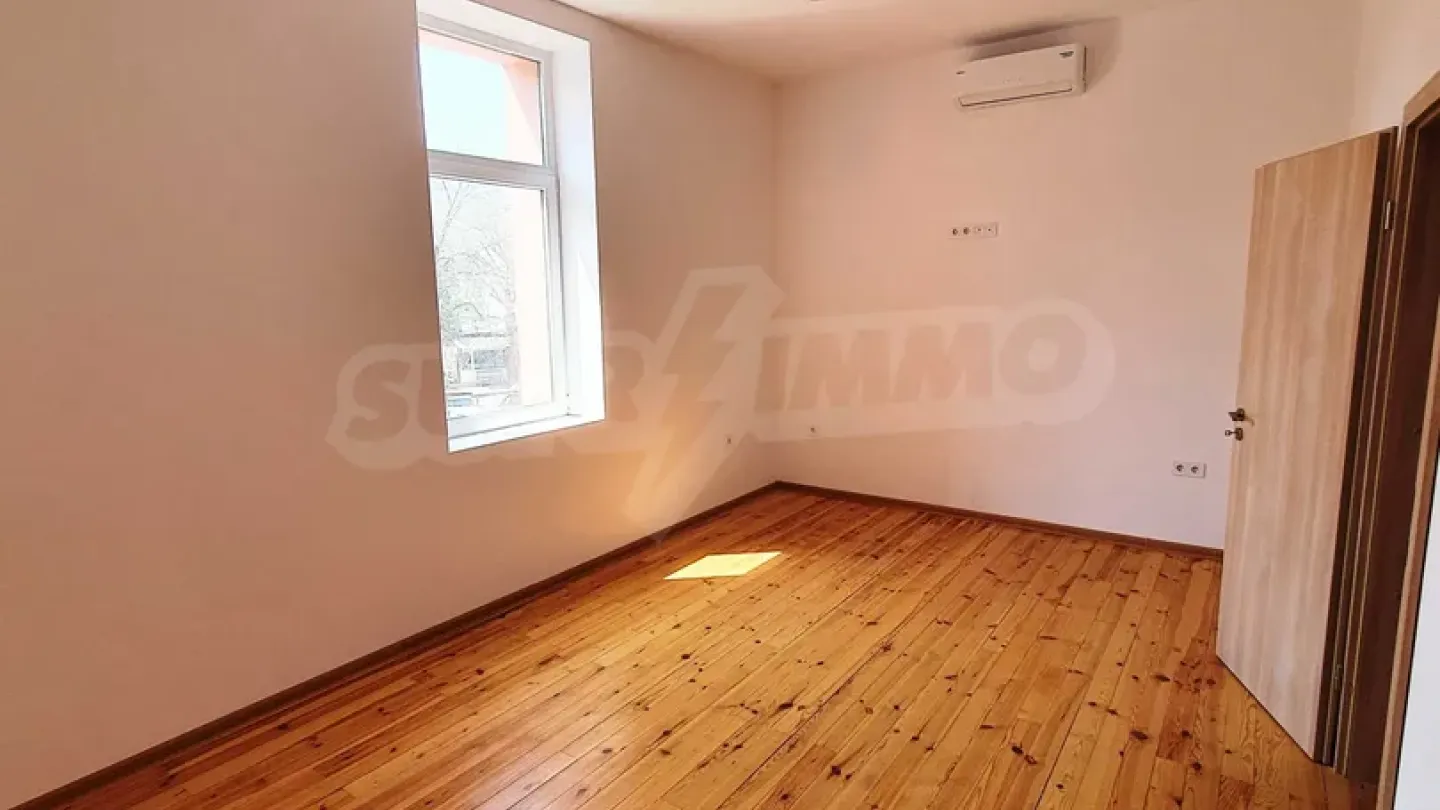 Spacious House in Plovdiv Center Near Dondukova Garden - 4 Bedrooms - Image 4
