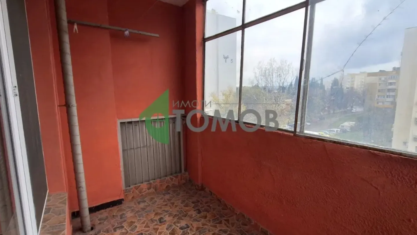 Bright Two-Bedroom Apartment in Stanitionna Gradina, Stara Zagora - Image 5