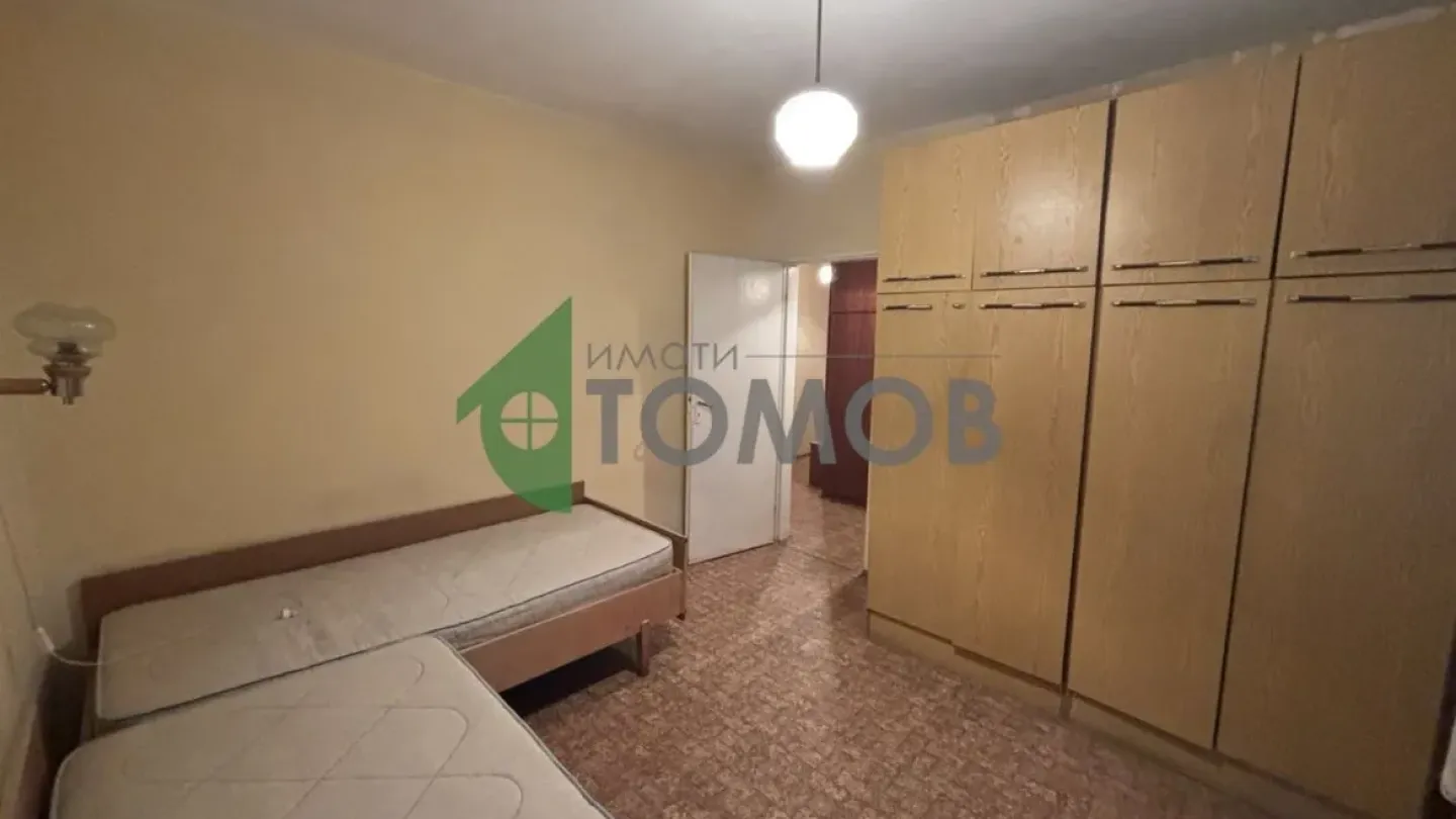Spacious 2+1 Apartment in Stara Zagora – Great Location - Image 3