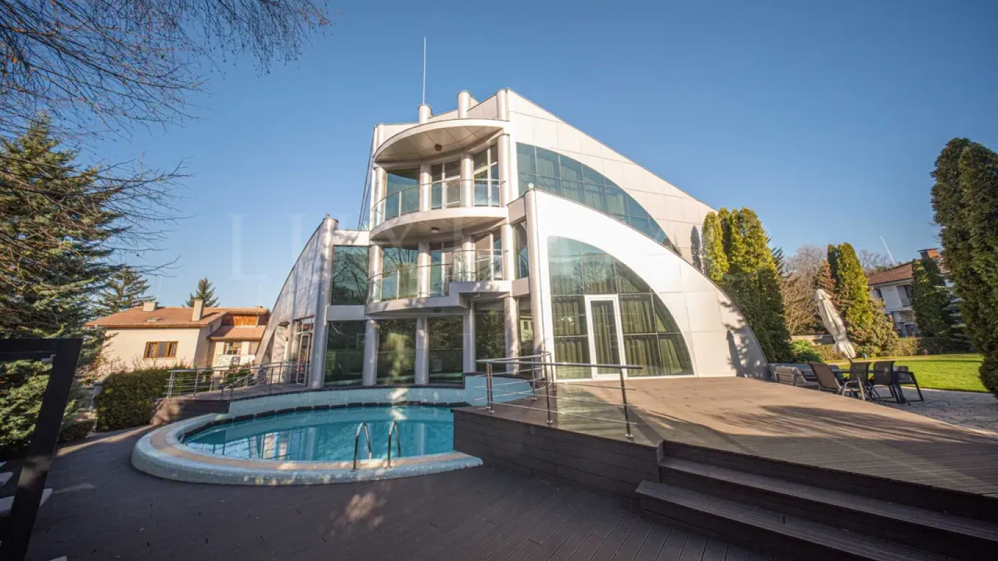 Luxury Designer House with Pool in Boyana, Sofia, Bulgaria - Image 4