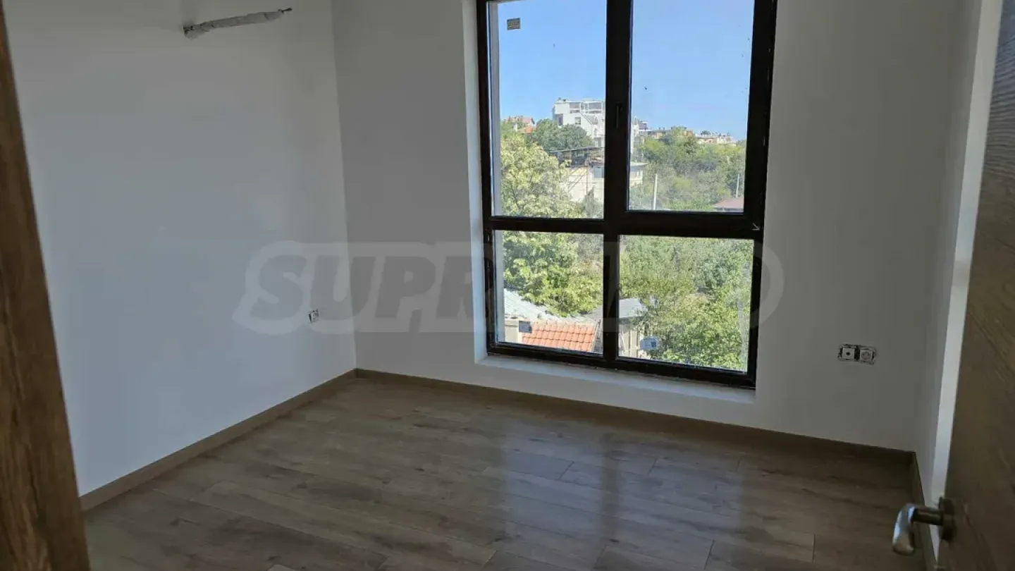 Sea View 3 Bed Apartment - Varna, Bulgaria - Image 5