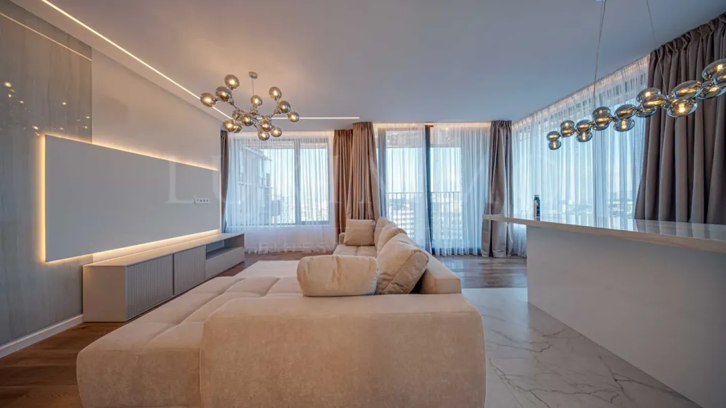 Luxurious One-Bedroom Apartment with City & Mountain Views - Image 3