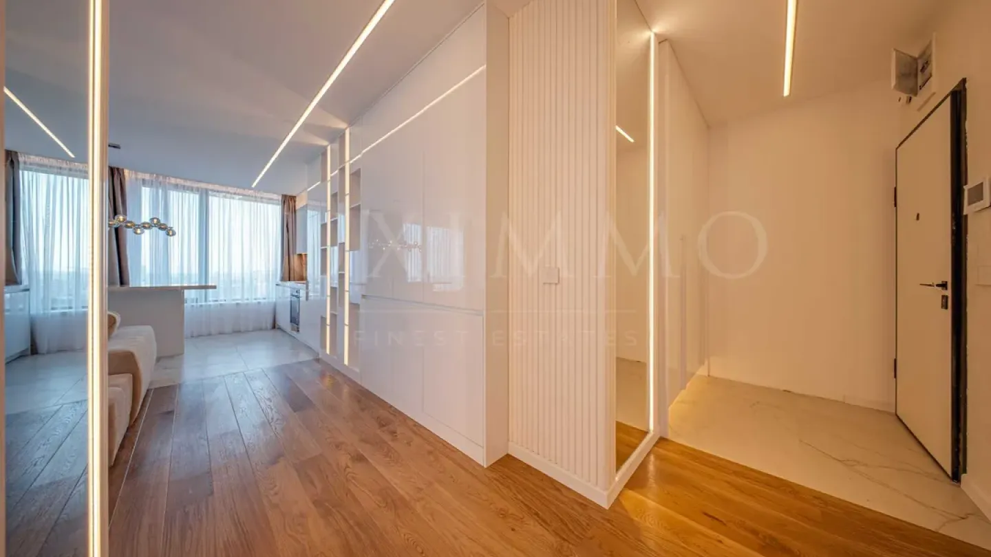 Luxurious One-Bedroom Apartment with City & Mountain Views - Image 4