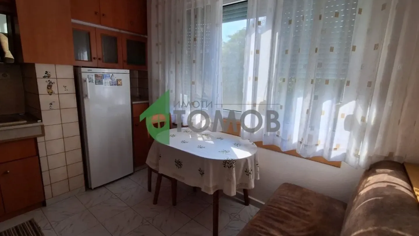 Fully Furnished 3-Bedroom Apartment Near Medical University - Stara Zagora - Image 4