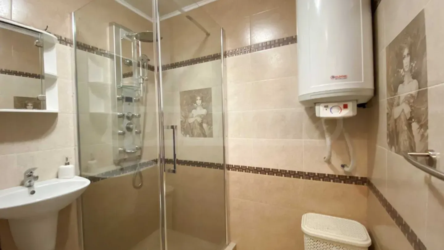 Spacious Fully Furnished 3-Bedroom Apartment in Central Plovdiv - Image 5