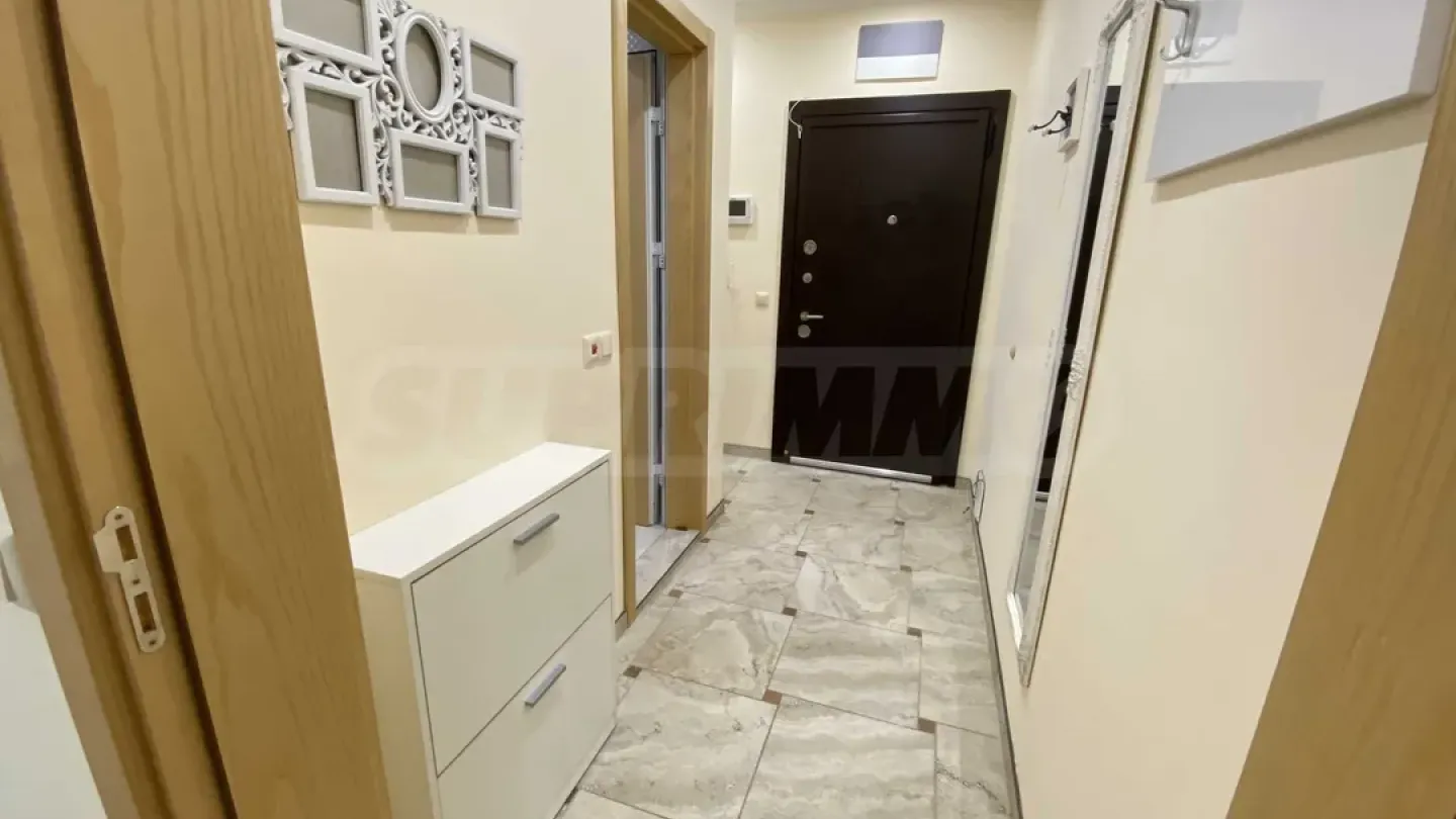 Stylish 2-Bedroom Apartment in Varna City Center - Image 3