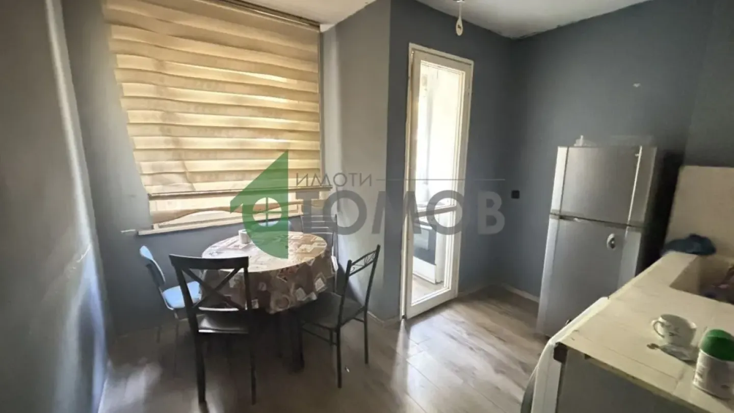 Spacious Fully Furnished 2-Bedroom Apartment in Stara Zagora, Bulgaria - Image 2