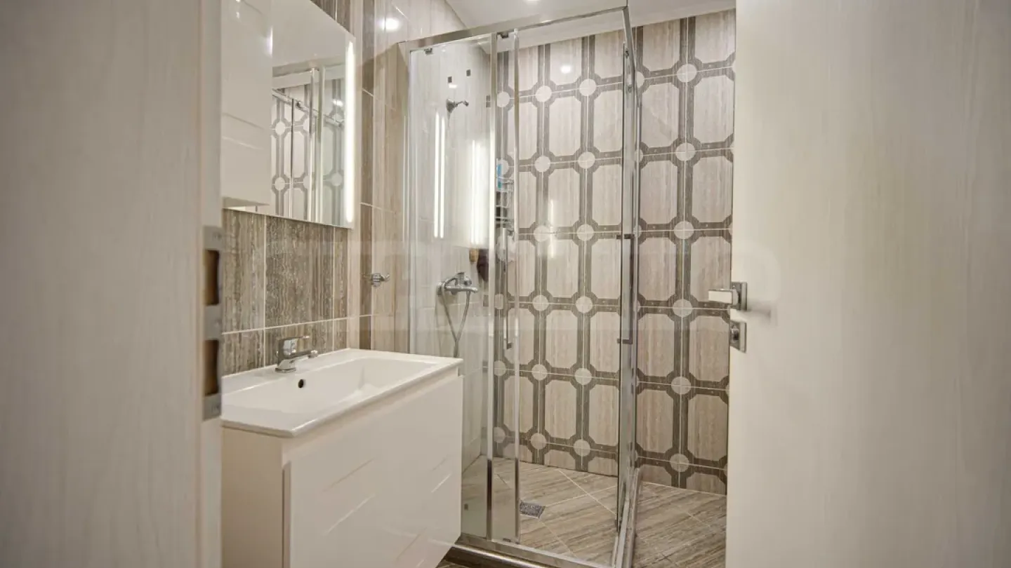 Spacious Fully Furnished Apartment in Sofia's Drvenchesi Area - Image 4