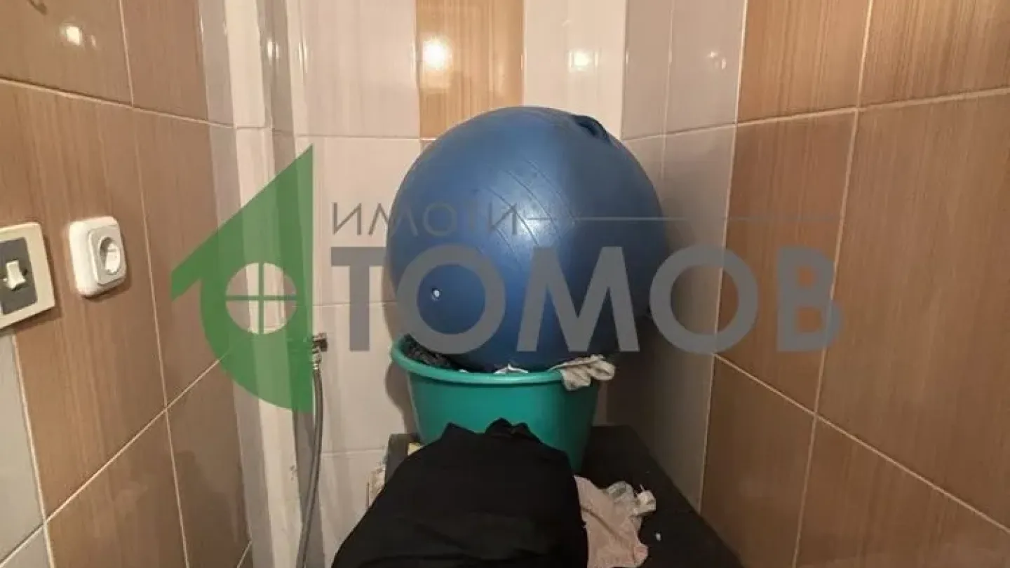 Spacious Three-Bedroom Apartment with Retail Space in Stara Zagora - Image 4