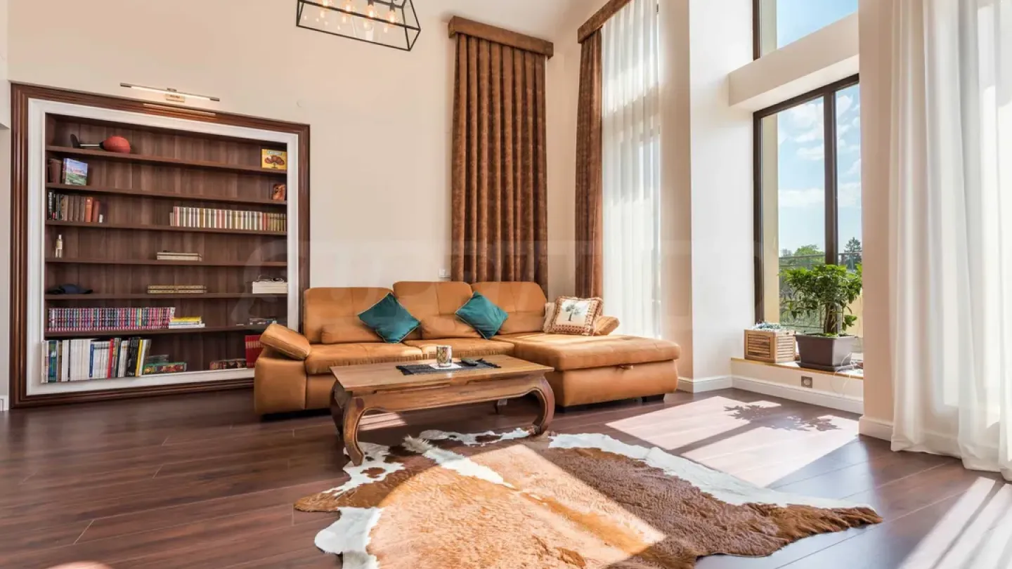 Luxury Penthause with Sea View in Varna - Image 1