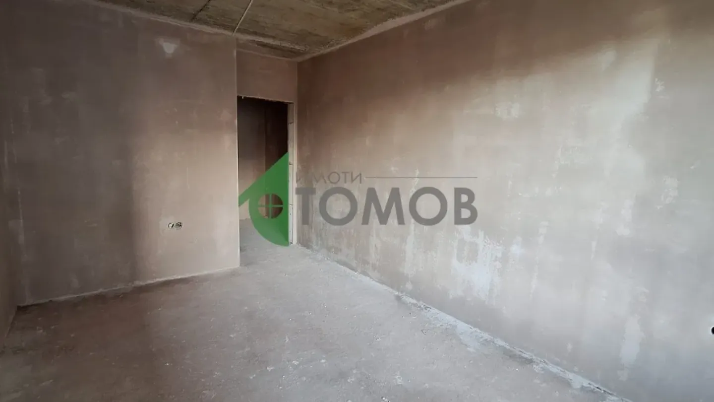 Spacious 3-Bedroom Apartment in Stara Zagora - Act 14 - Image 4