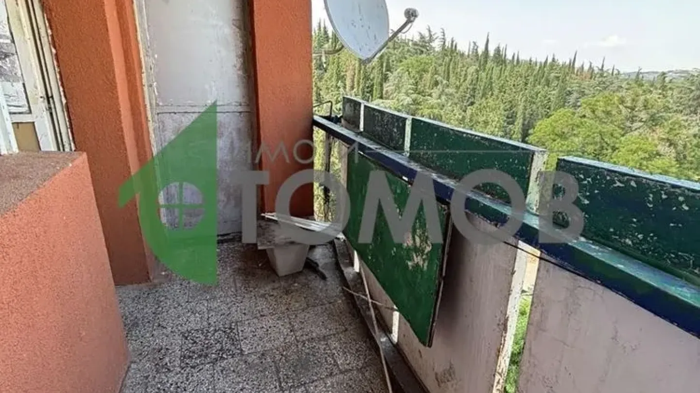 Spacious 3-Bedroom Apartment in Sunny Stara Zagora, Bulgaria - Image 3