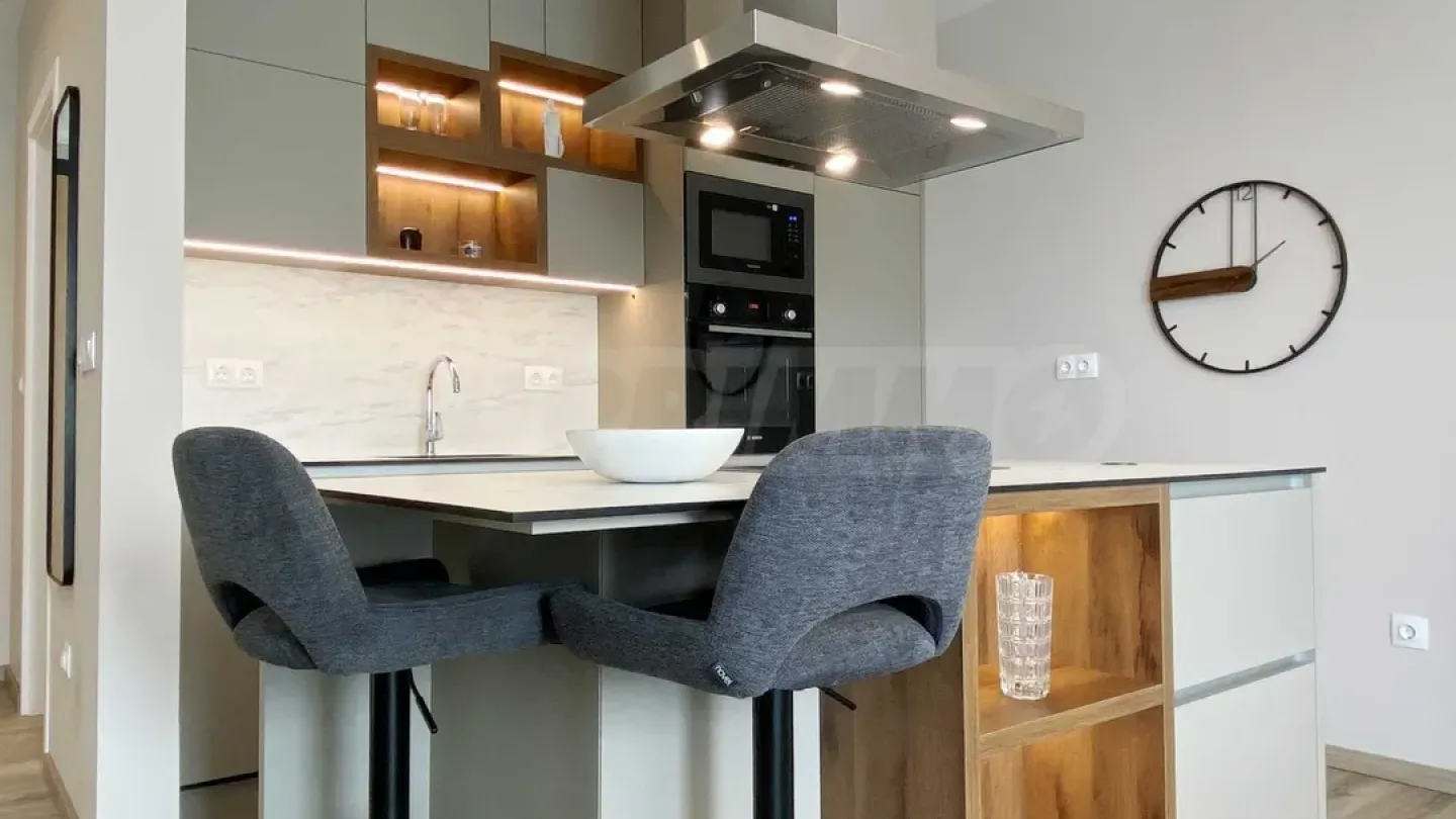 Stylish 1-Bedroom Apartment in Central Plovdiv – Fully Furnished - Image 2