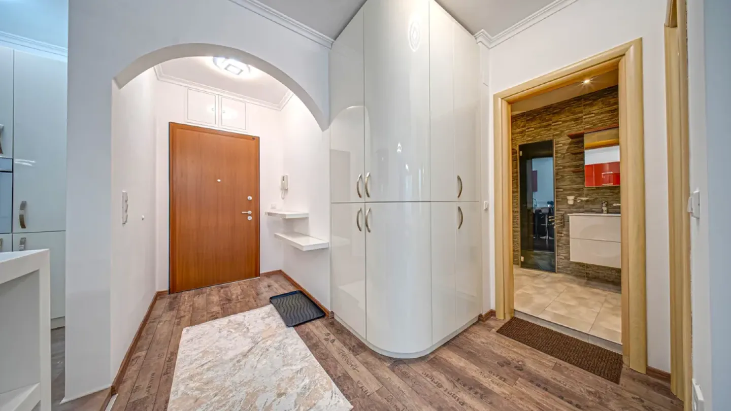 Luxury Fully Furnished 1-Bedroom Apartment in Sofia's Prestigious ESTE Home - Image 4