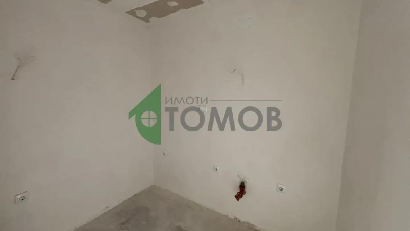 Spacious 3-Bedroom Apartment in Sunny Samara 3, Stara Zagora - Image 1