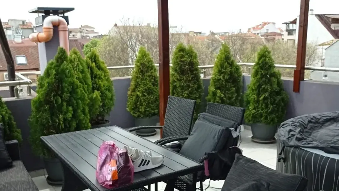 Spacious Fully Furnished Apartment with Panoramic Terrace in Varna - Image 4