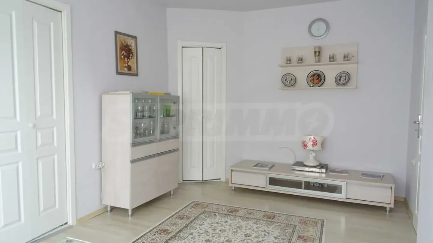 Spacious 3-Bedroom Apartment Near Varna University - Image 2