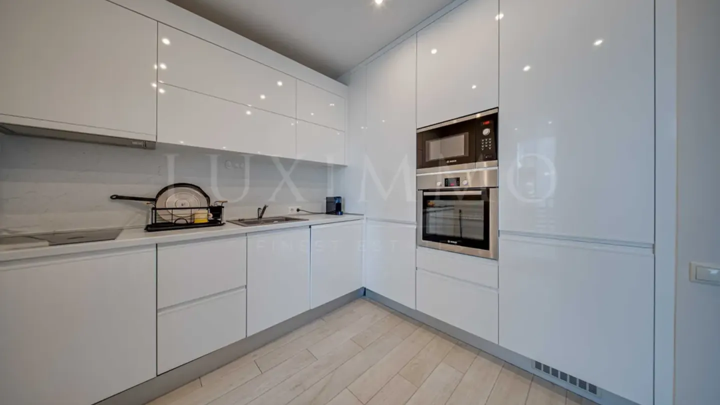 Spacious Fully Furnished 1-Bedroom Apartment in Flora Garden, Sofia - Image 1