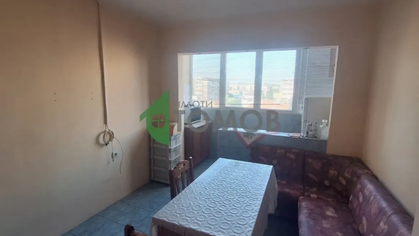 Spacious 2-Bedroom Apartment in Stara Zagora's Opelchenski District - Image 2