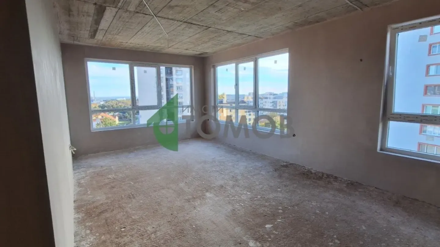 Spacious 3-Bedroom Apartment in New Stara Zagora, Bulgaria - Image 3