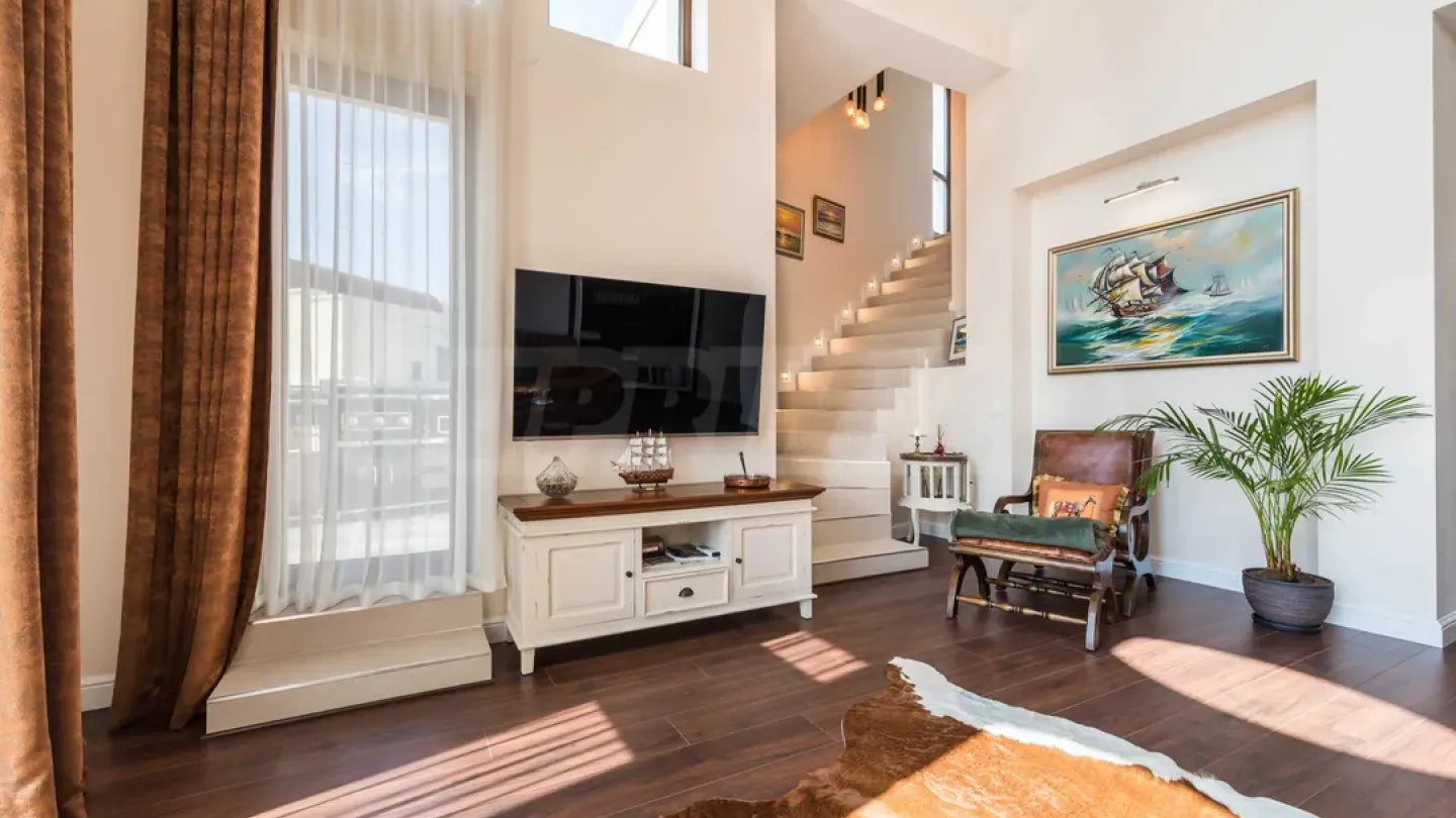 Luxury Penthause with Sea View in Varna - Image 4